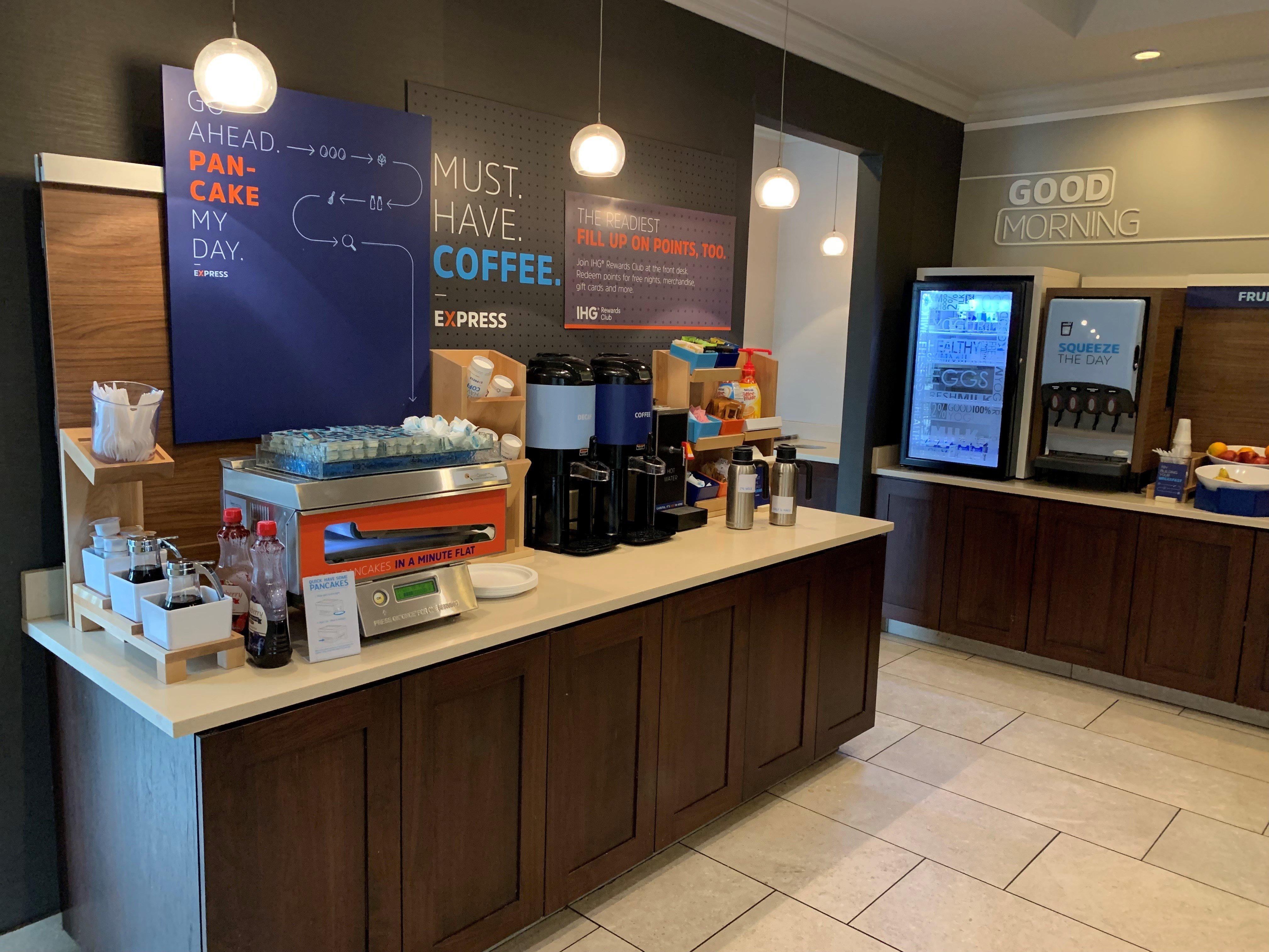 Holiday Inn Express Hotel & Suites St. Louis West-O'Fallon By Ihg Bagian luar foto
