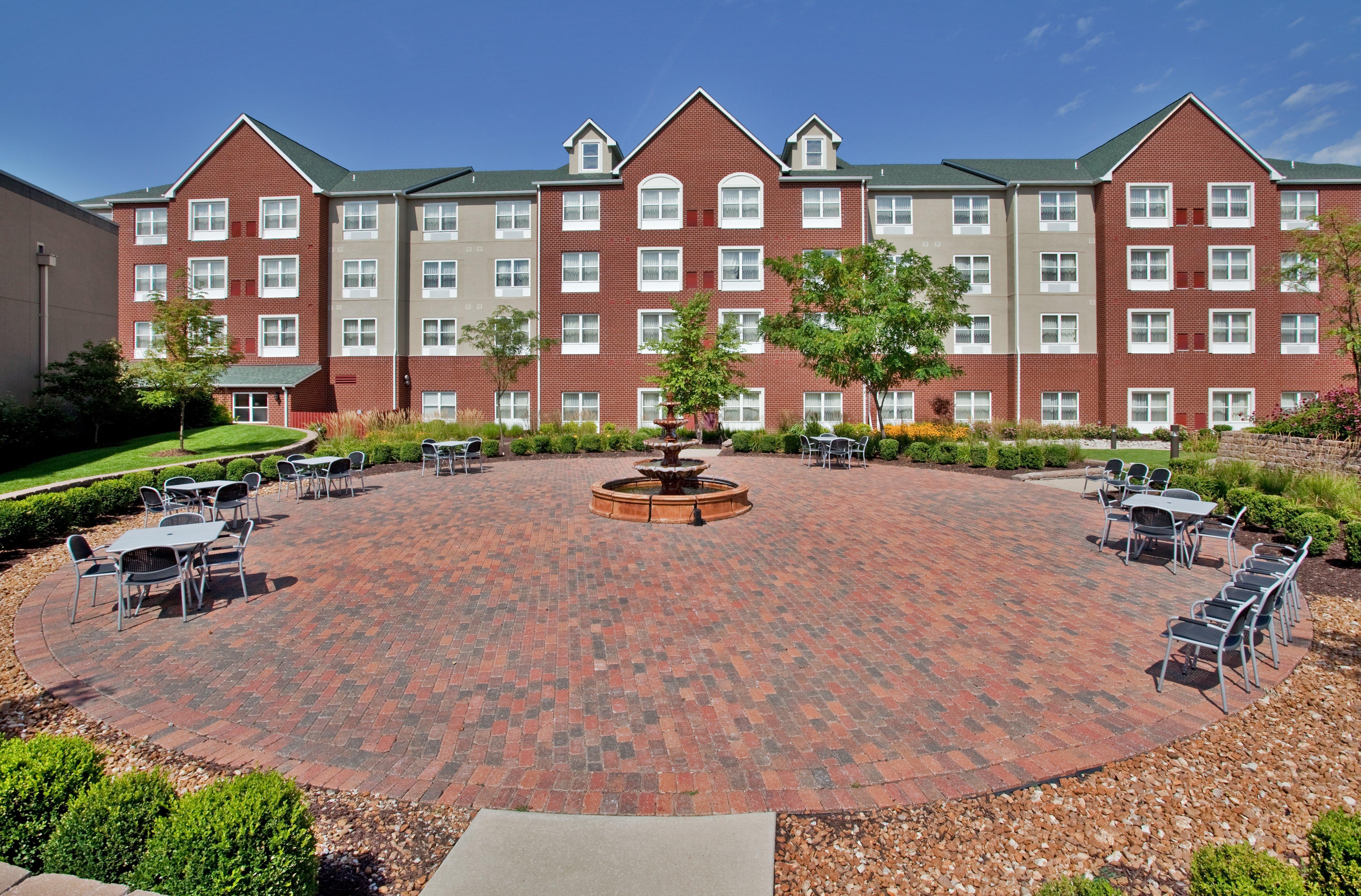 Holiday Inn Express Hotel & Suites St. Louis West-O'Fallon By Ihg Bagian luar foto