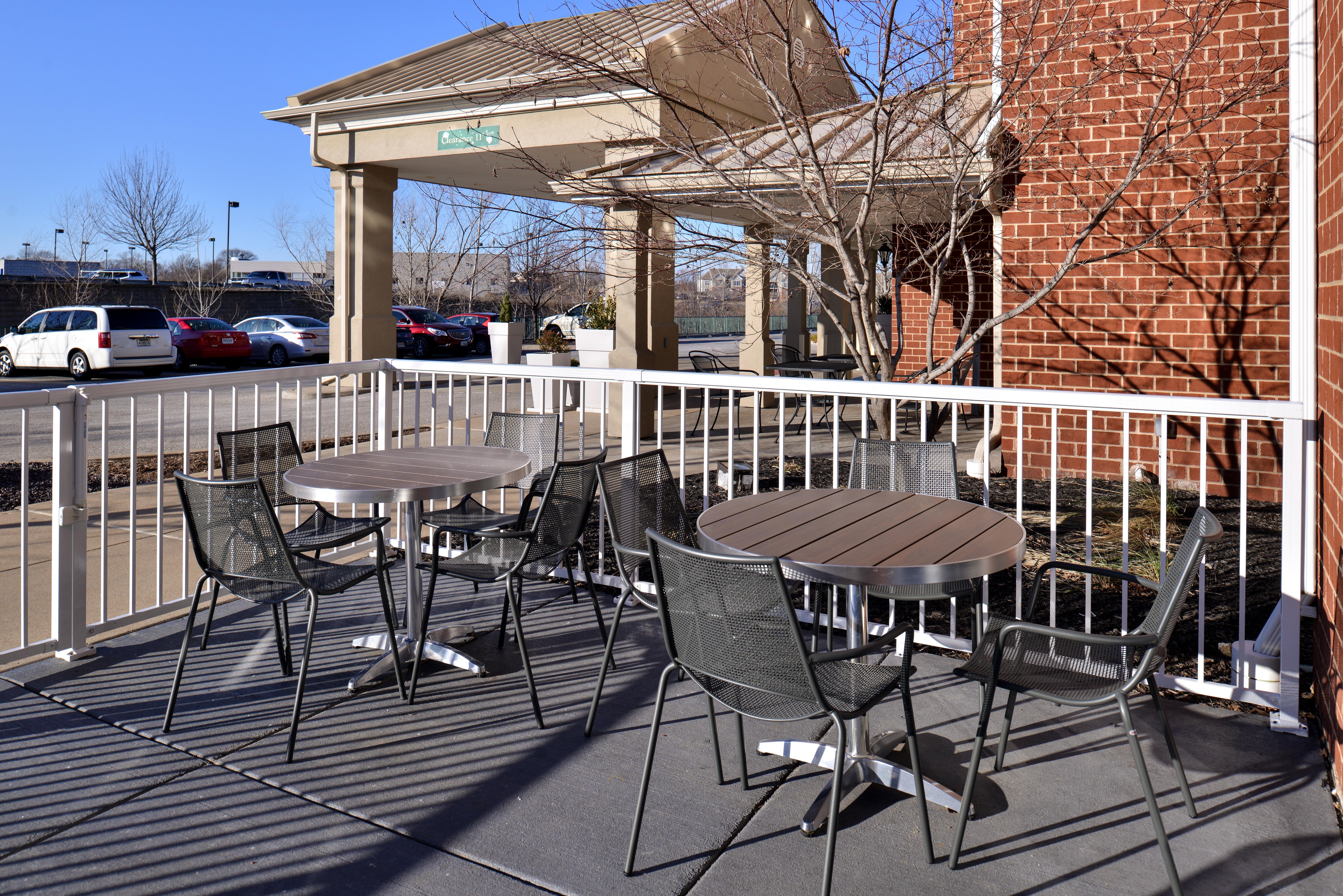 Holiday Inn Express Hotel & Suites St. Louis West-O'Fallon By Ihg Bagian luar foto