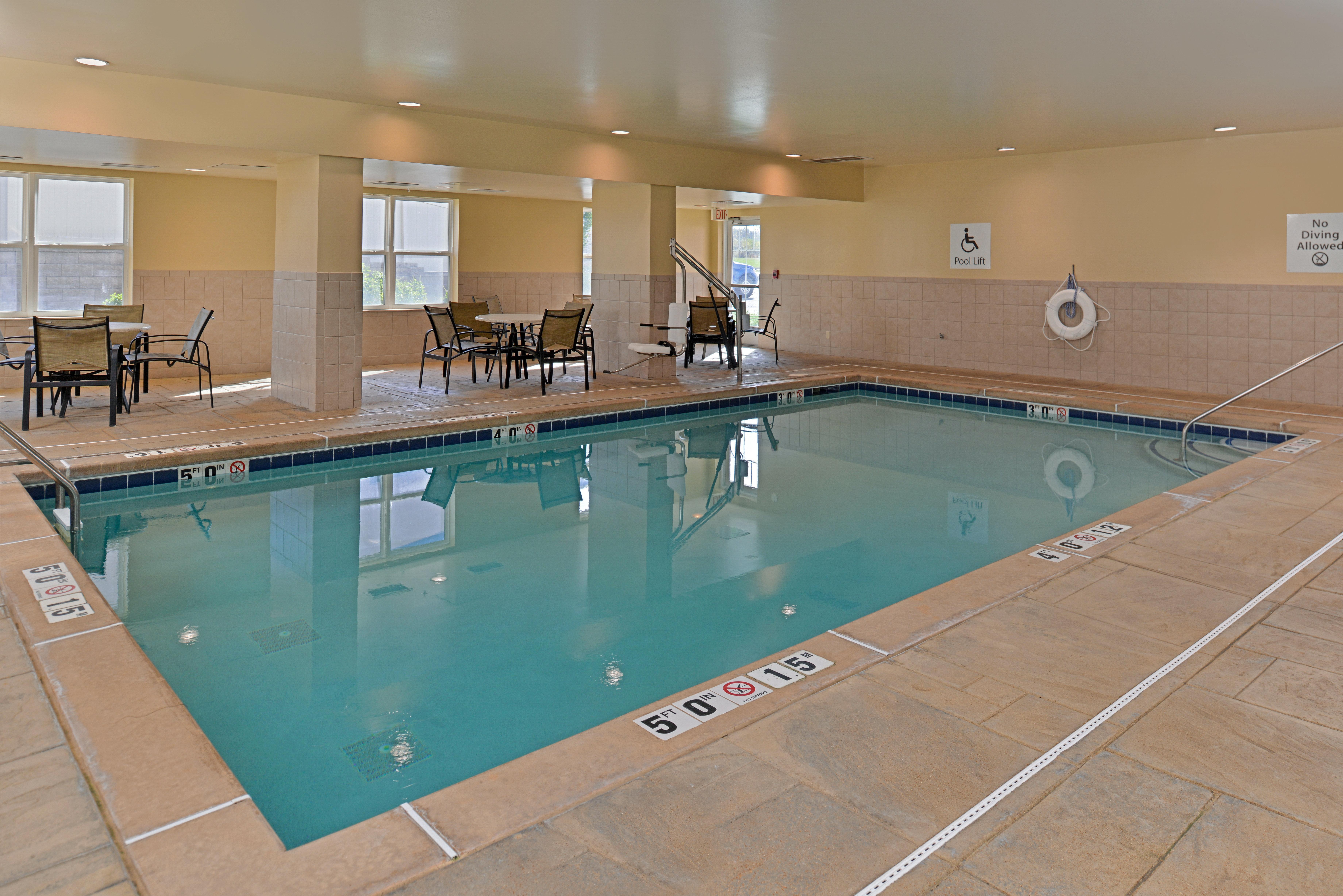 Holiday Inn Express Hotel & Suites St. Louis West-O'Fallon By Ihg Bagian luar foto